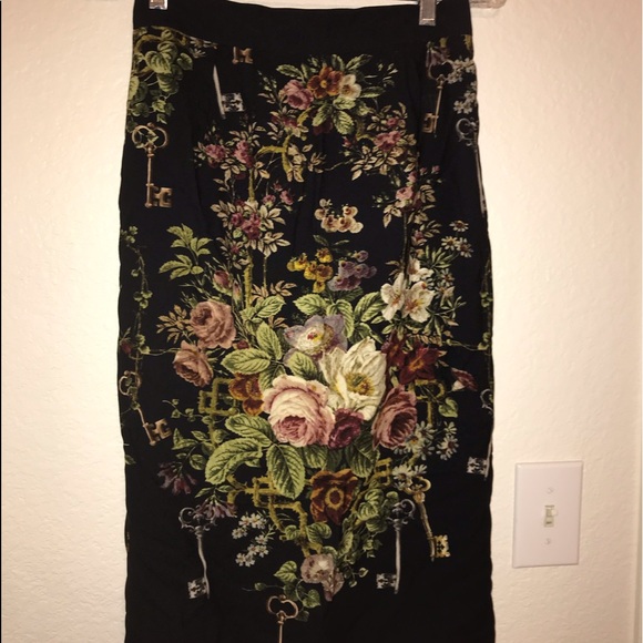 Authentic Dolce & Gabbana Floral Pencil Skirt - Picture 1 of 8